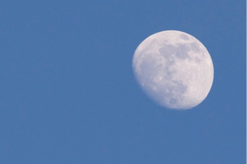 Moon study by Kevin Halstead